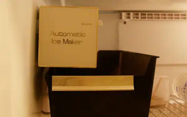 automatic ice maker