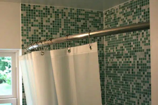 curved shower rod
