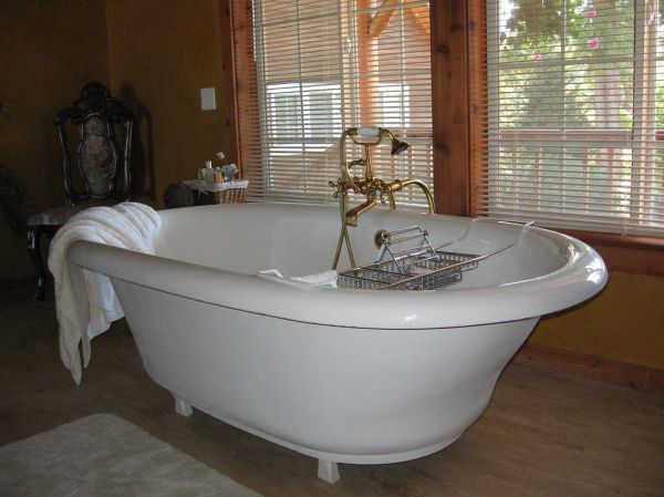 giant bathtub